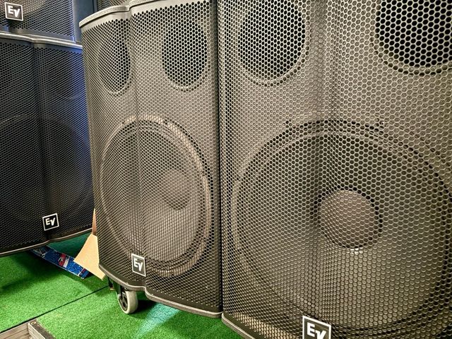 Altavoz Electrovoice EVS18S 1600W