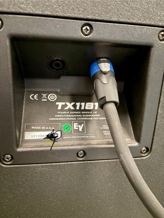 Altavoz Electrovoice EVS18S 1600W