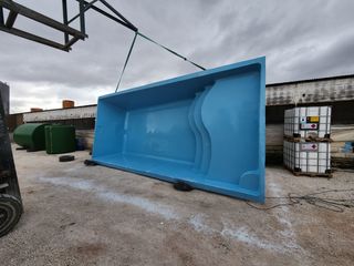 Piscina poliéster modelo Playa Victoria