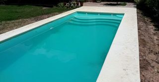 Piscina poliéster modelo Playa Victoria