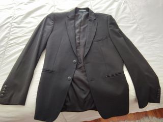 Blazer negra.