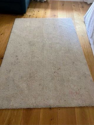 Alfombra blanca usada 135x197cm