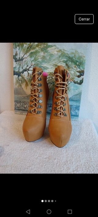 Botines Marrón con Cordones