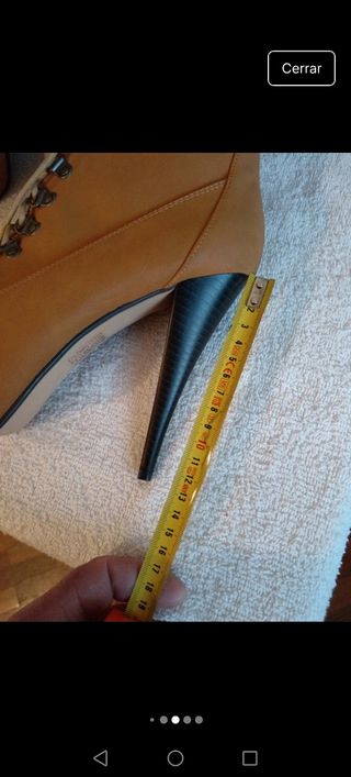 Botines Marrón con Cordones