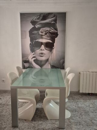 Mesa de comedor de La Oca. 
