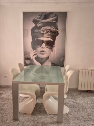 Mesa de comedor de La Oca. 
