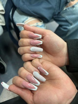 Uñas manos y pies 25€