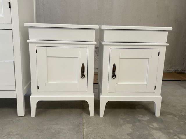 Dormitorio blanco: Armario + 2 mesitas y cabecero