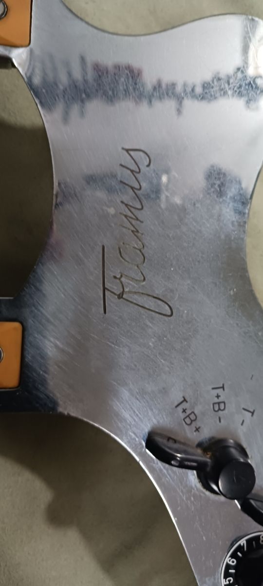 Circuito y golpeador Framus guitarra electrica 60s