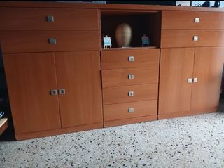 Vitrina madera marrón