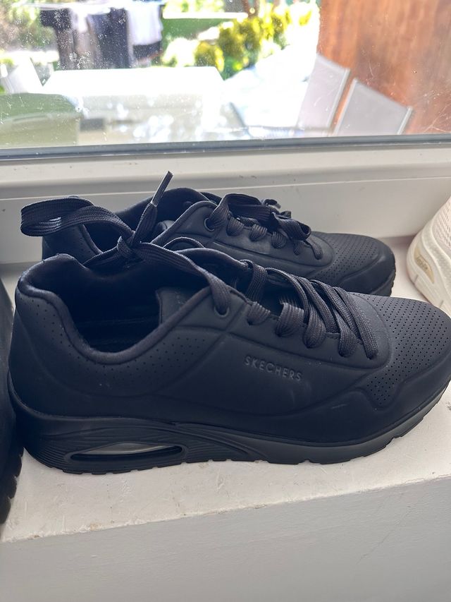 Zapatillas Skechers negras