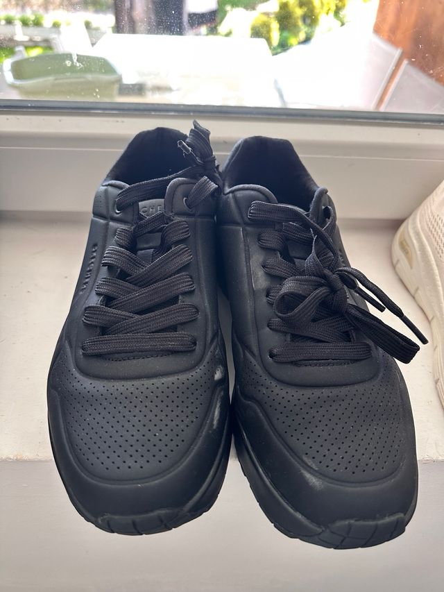 Zapatillas Skechers negras