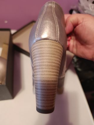 Botines planos plateados