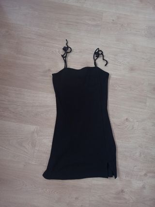Vestido negro ajustado