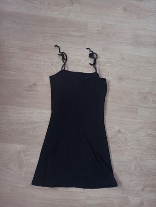 Vestido negro ajustado