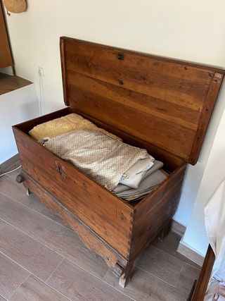 Arca de madera antigua