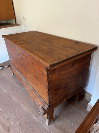 Arca de madera antigua