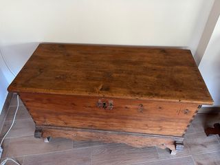 Arca de madera antigua