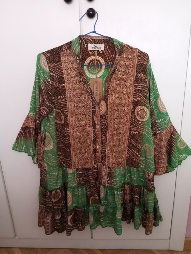 Vestido boho estampado marrón-verde.