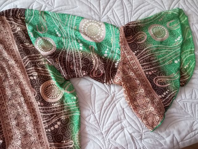 Vestido boho estampado marrón-verde.