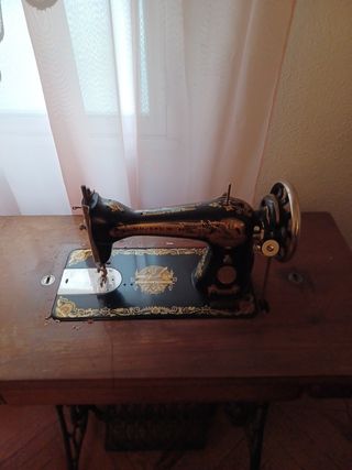 Máquina coser Singer Antigua.