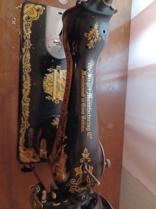 Máquina coser Singer Antigua.
