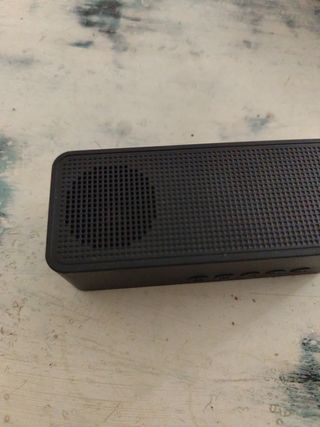 Radio ,Reloj, despertador, Bluetooth, termómetro. 