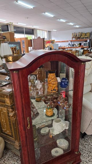 VITRINA DE MADERA