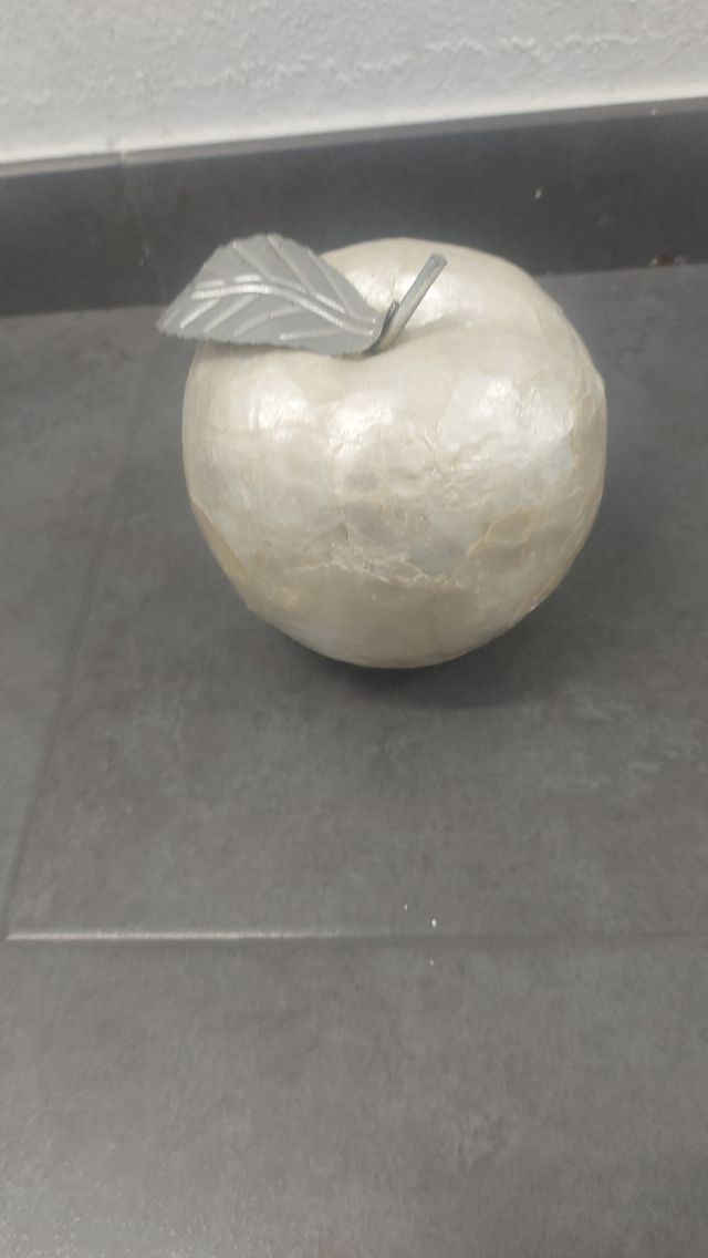 Manzana decorativa plata/blanca