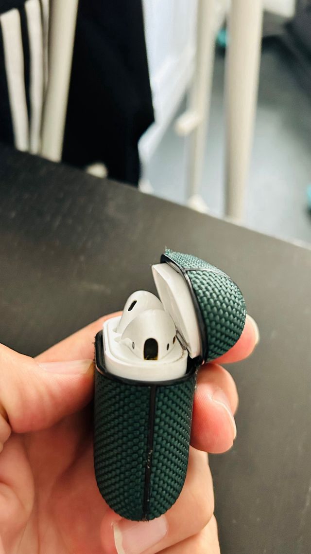 Funda AirPods Apple (2ª Gen)