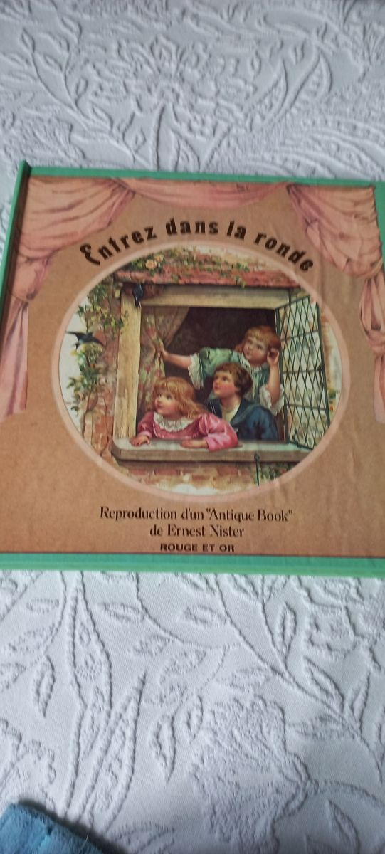 Cuento libro troquelado