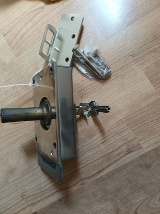 Cerradura puerta 3 llaves
