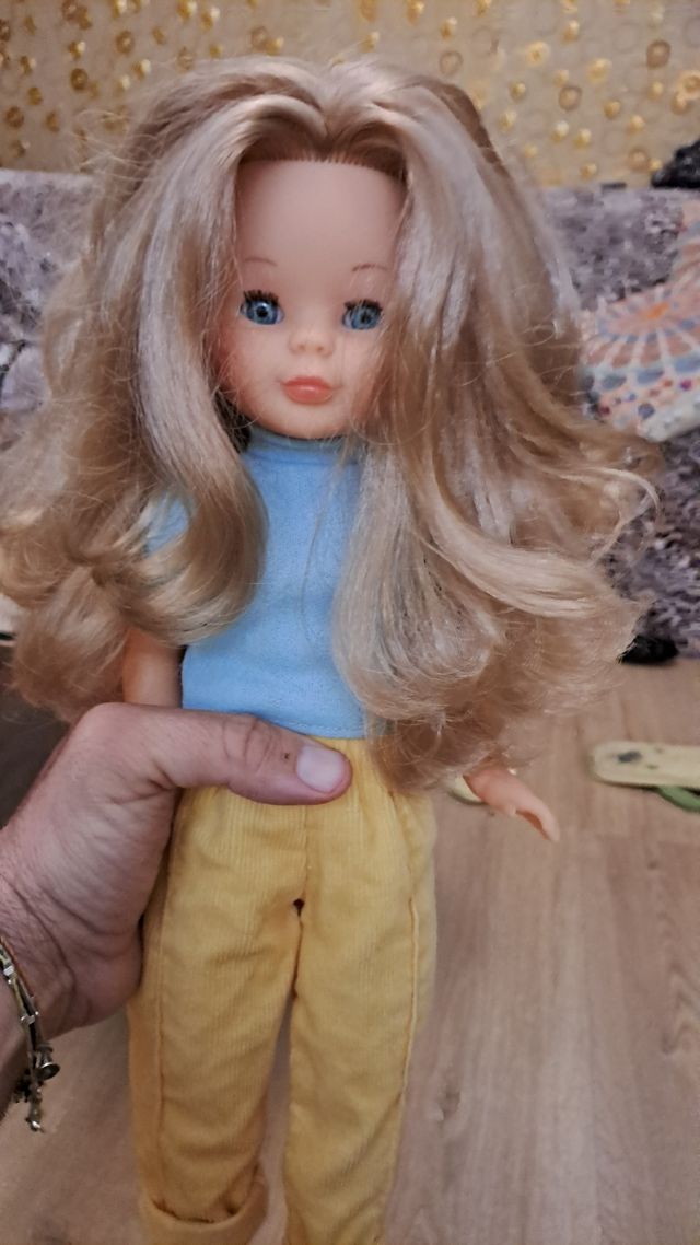 Muñeca Nancy Rubia Famosa