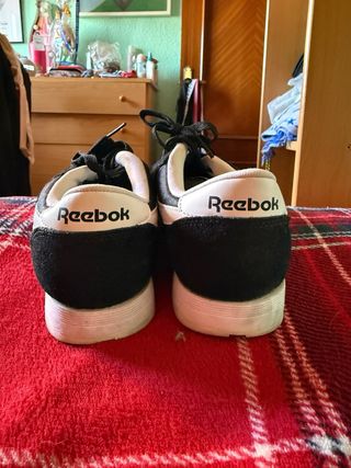 Zapatillas Reebok Classic - Negras y Blancas