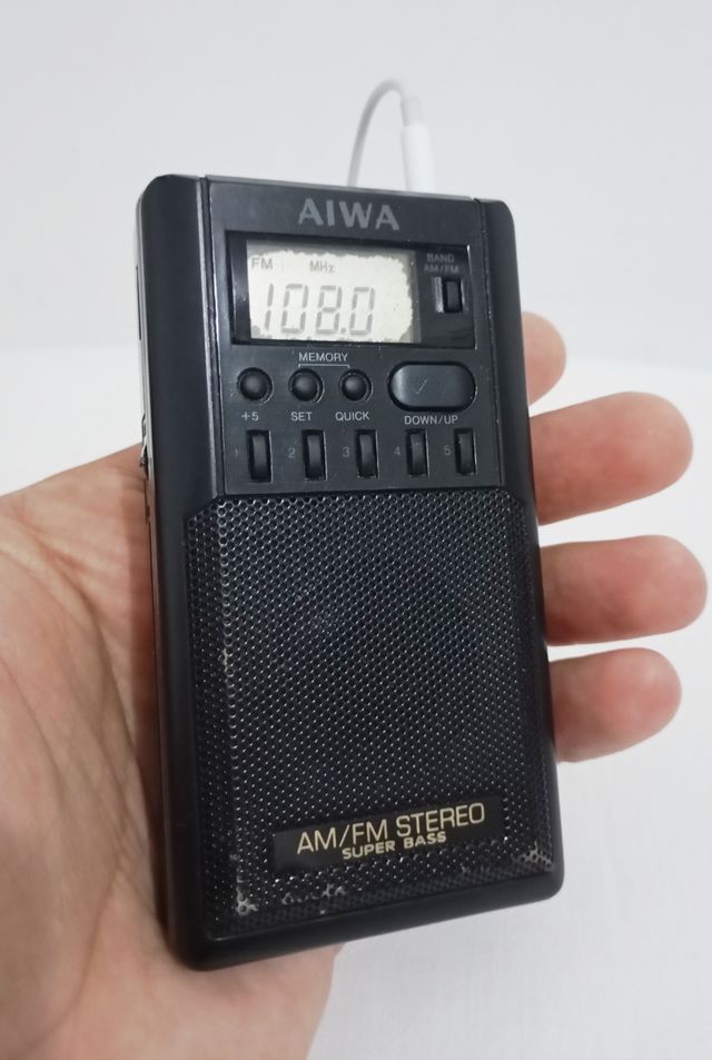 Radio Aiwa vintage portátil CR-DS20
