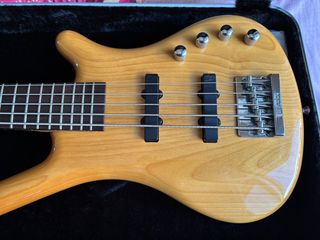 Bajo Rock Bass ( 5 cuerdas) + estuche