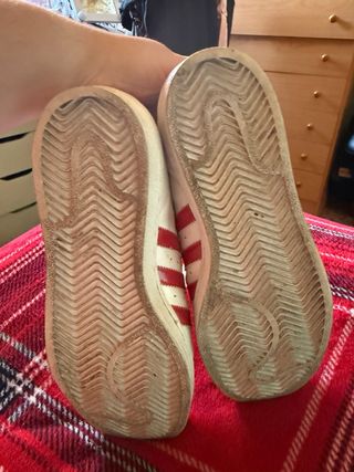 Adidas Superstar rojas y blancas