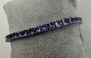 Pulsera de oro de 18 kt con tanzanitas