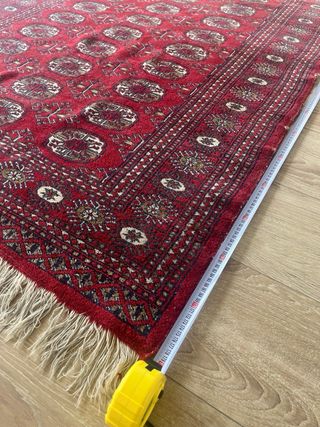 Alfombra roja vintage de lana