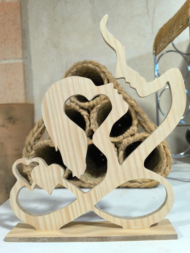 Figuras Decorativas hechas a mano en madera.