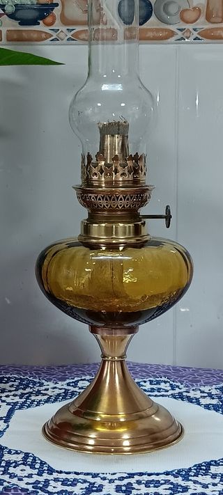 Quinqué bronce y cristal antiguo