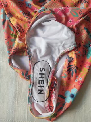 Bañador floral anaranjado