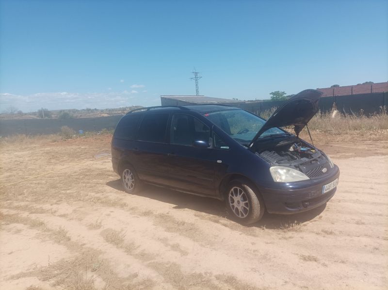 Ford Galaxy 2002 - foto 1