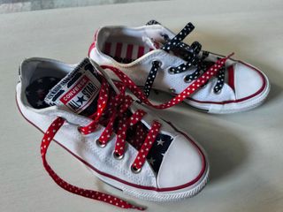 Converse rojas y blancas - US