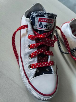 Converse rojas y blancas - US