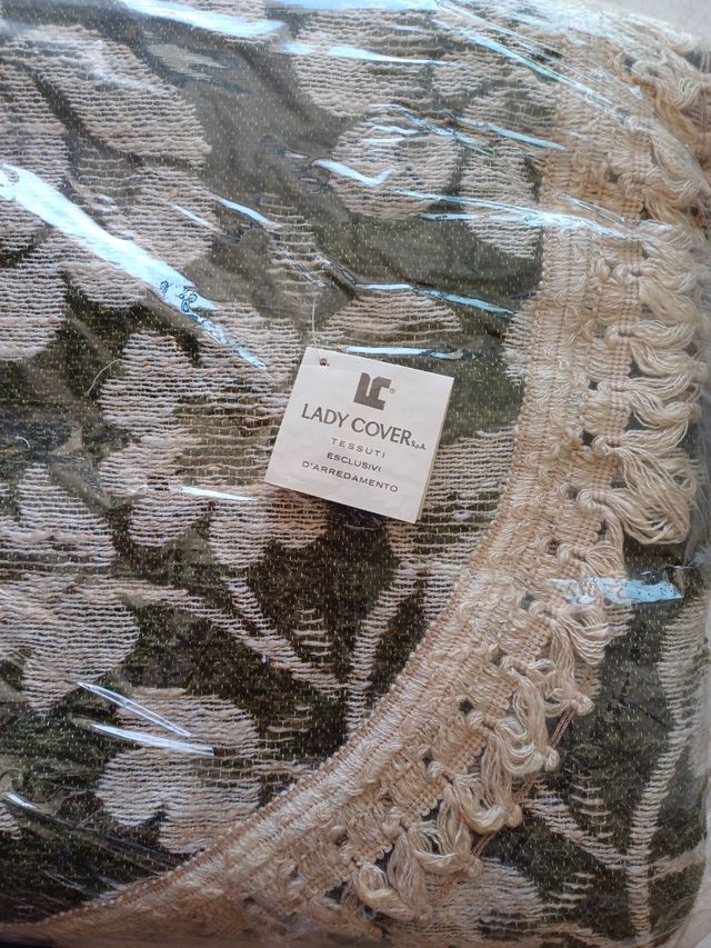 Copriletto vintage verde e beige. Lady Cover