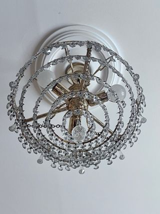 Lámpara techo lágrimas de cristal dorada