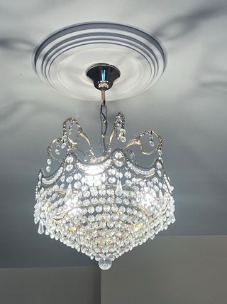 Lámpara techo lágrimas de cristal dorada