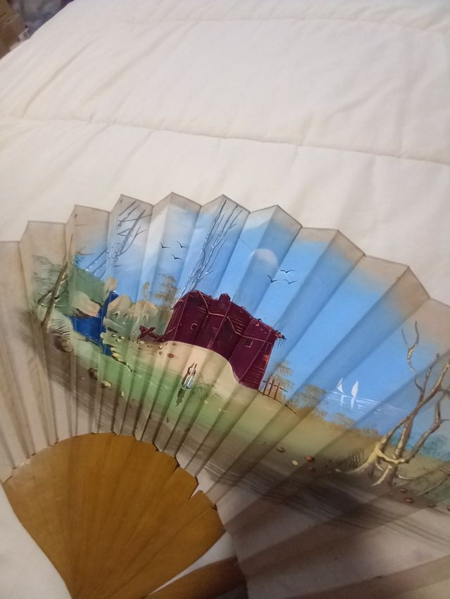 Abanico antiguo pintado a mano