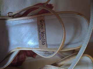 Zapatos y bolso Sino Vaello dorados
